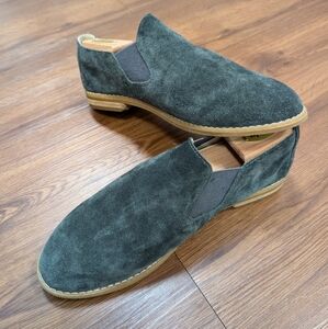 Size 9.5 Women's Hush Puppies